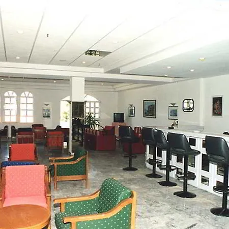 Maravel Sky & 酒店 罗希姆诺