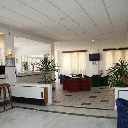 Maravel Sky & فندق ريثيمنو
