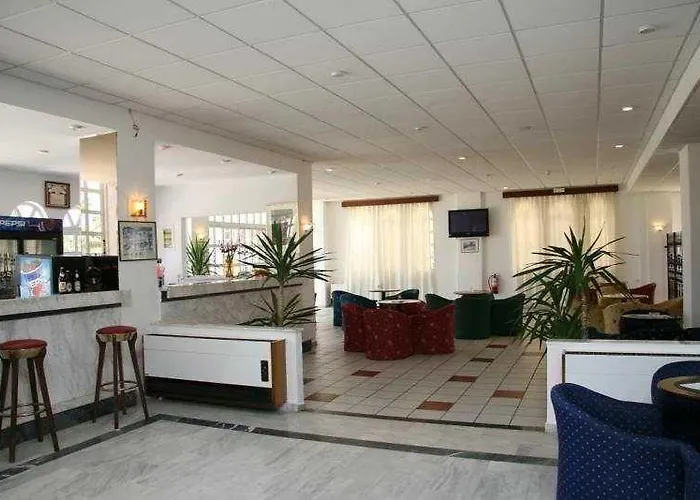 Maravel Sky & Hotel Rétino