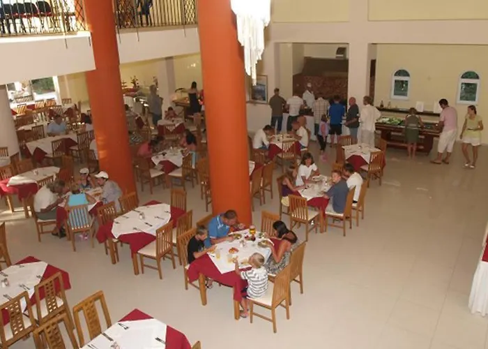 Maravel Sky & Hotel Rétino