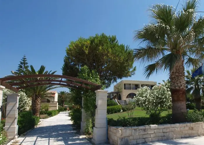 Maravel Sky & Готель